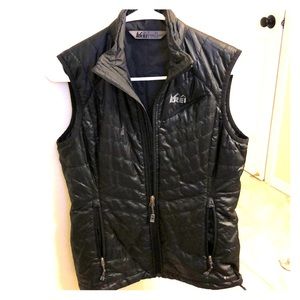 REI lightweight synthetic insulated vest